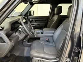 Land Rover Defender (2022) thumbnail 23