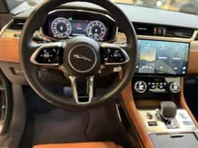 Jaguar F-Pace (2025) thumbnail 6