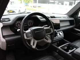 Land Rover Defender (2022) thumbnail 13