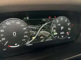 Land Rover Defender (2022) thumbnail 61