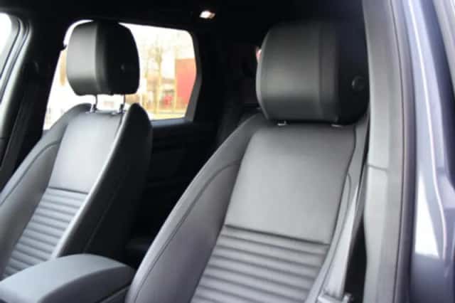 Land Rover Discovery Sport (2026) thumbnail 16