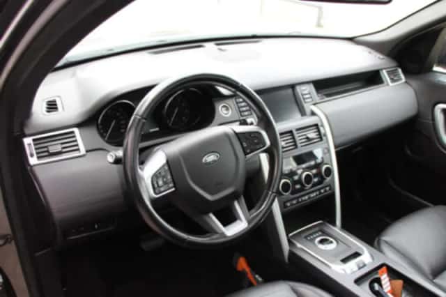 Land Rover Discovery Sport (2026) thumbnail 94