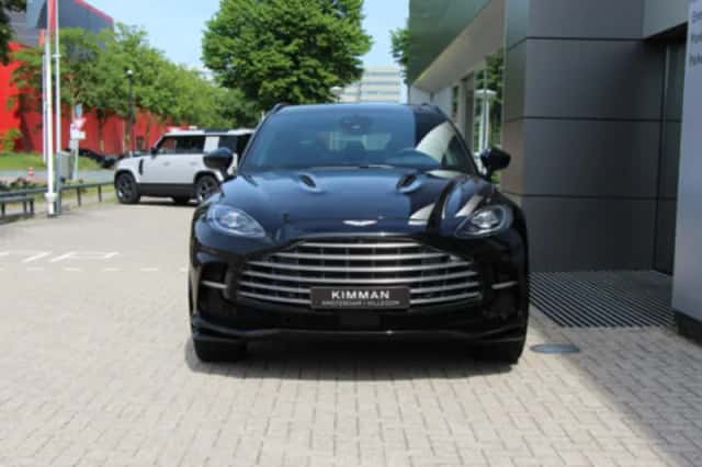 Aston Martin Dbx (2022) thumbnail 2