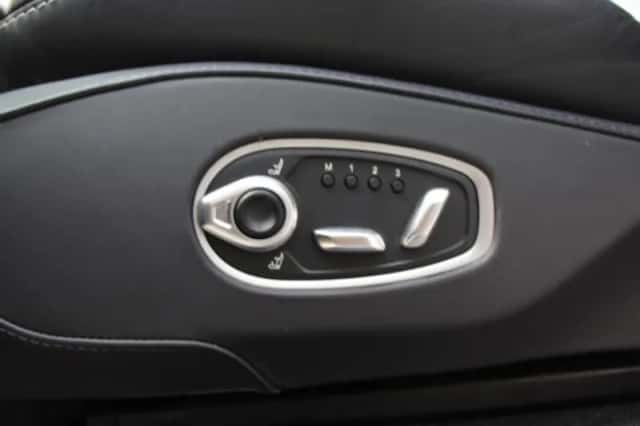 Aston Martin Dbx (2022) thumbnail 13