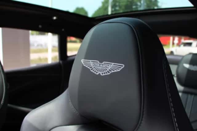 Aston Martin Dbx (2022) thumbnail 26