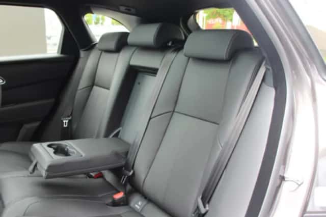 Land Rover Range Rover Velar (2024) thumbnail 51