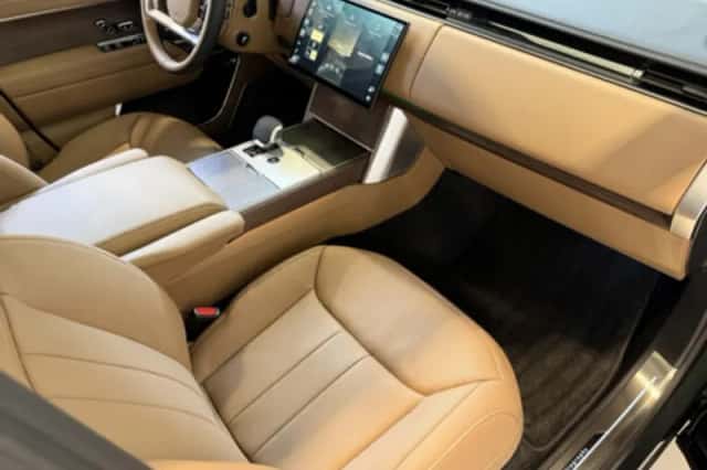 Land Rover Range Rover (2024) thumbnail 18