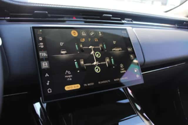 Land Rover Range Rover Sport (2026) thumbnail 73