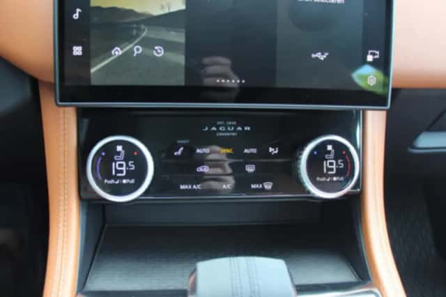 Jaguar F-Pace (2019) thumbnail 36