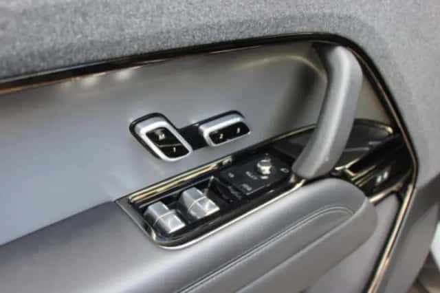Land Rover Range Rover Sport (2026) thumbnail 10
