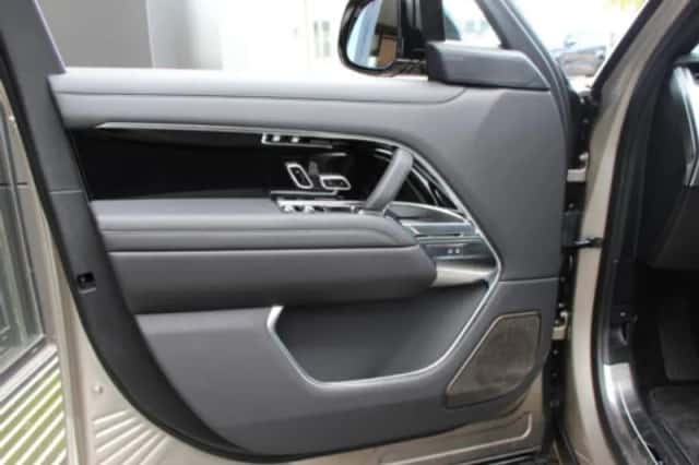 Land Rover Range Rover (2026) thumbnail 13