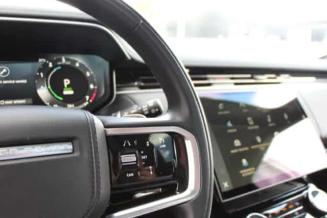 Land Rover Range Rover Sport (2023) thumbnail 17