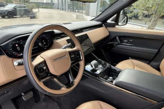 Land Rover Range Rover Sport (2023) thumbnail 5