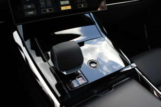 Land Rover Range Rover Sport (2023) thumbnail 58