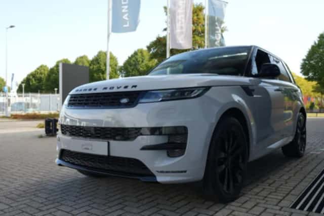 Land Rover Range Rover Sport (2026) thumbnail 4
