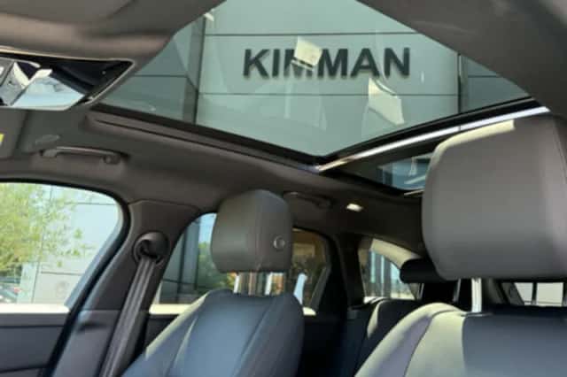 Land Rover Range Rover Velar (2026) thumbnail 6