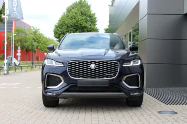 Jaguar F-Pace (2024) thumbnail 3