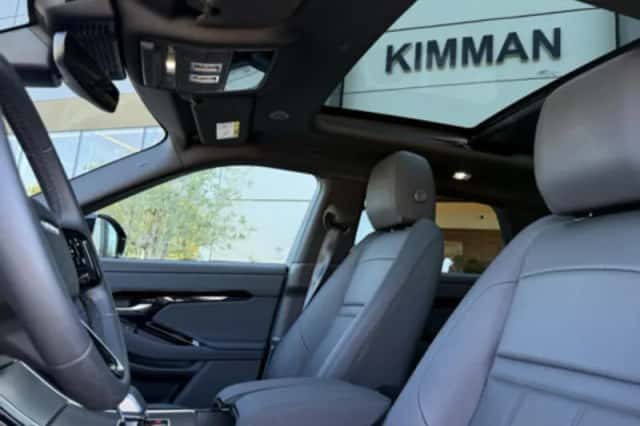 Land Rover Range Rover Evoque (2022) thumbnail 6