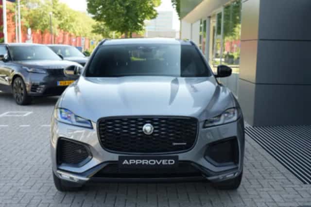 Jaguar F-Pace (2024) thumbnail 3