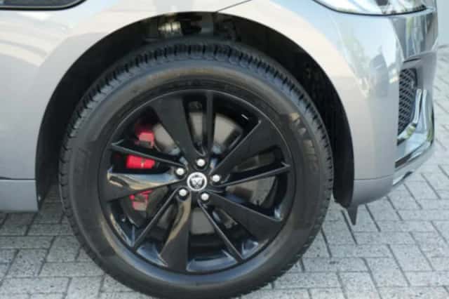 Jaguar F-Pace (2024) thumbnail 6