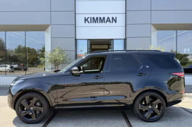 Land Rover Discovery (2018) thumbnail 3