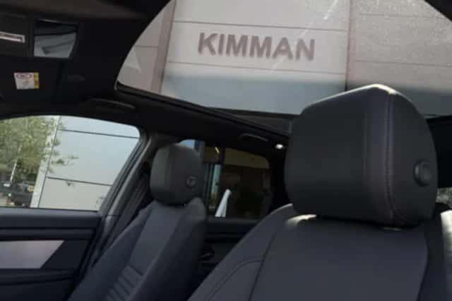 Land Rover Discovery Sport (2026) thumbnail 6