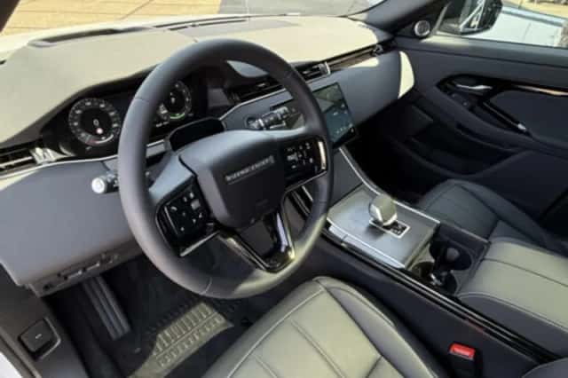 Land Rover Range Rover Evoque (2026) thumbnail 4