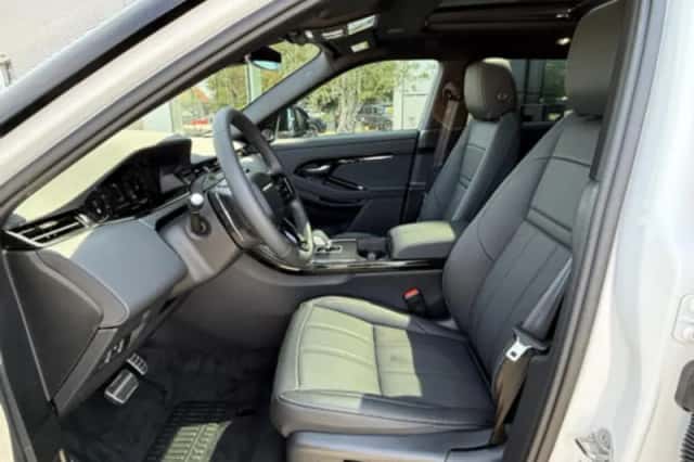 Land Rover Range Rover Evoque (2026) thumbnail 6
