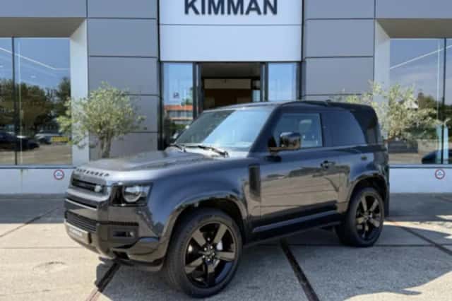 Land Rover Defender (2024) thumbnail 2