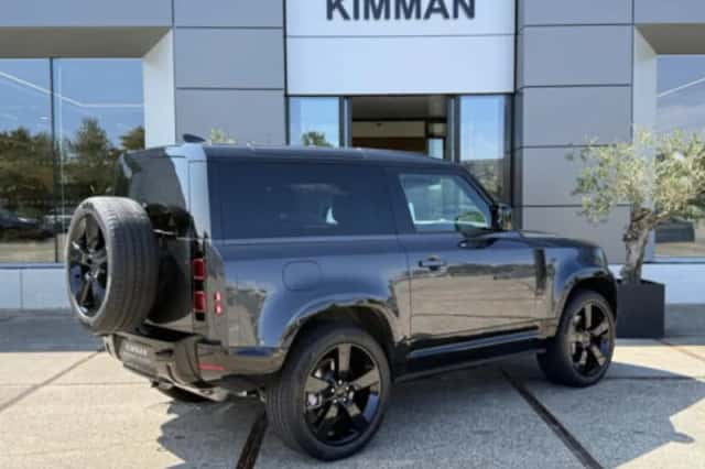 Land Rover Defender (2024) thumbnail 4