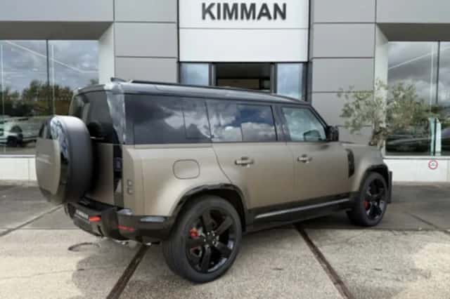 Land Rover Defender (2026) thumbnail 4