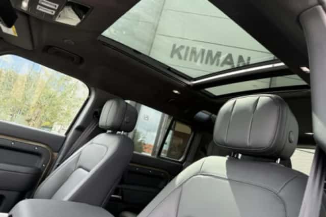 Land Rover Defender (2026) thumbnail 6
