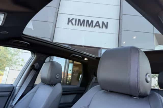 Land Rover Discovery Sport (2026) thumbnail 6