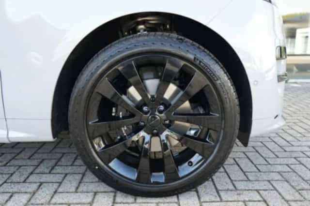 Land Rover Range Rover Sport (2026) thumbnail 5