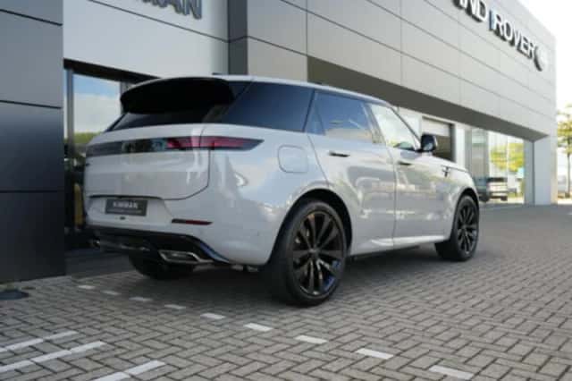 Land Rover Range Rover Sport (2026) thumbnail 6