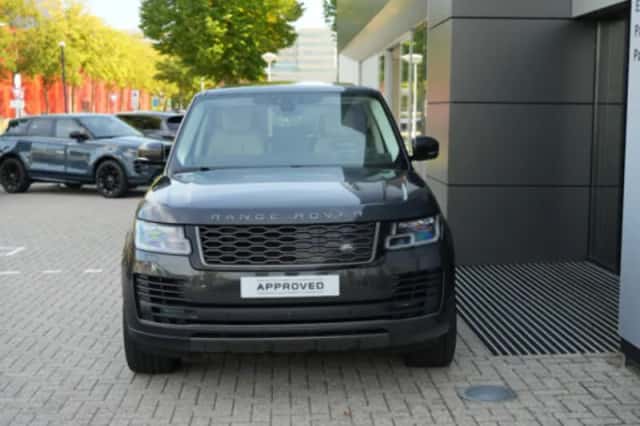 Land Rover Range Rover (2022) thumbnail 3