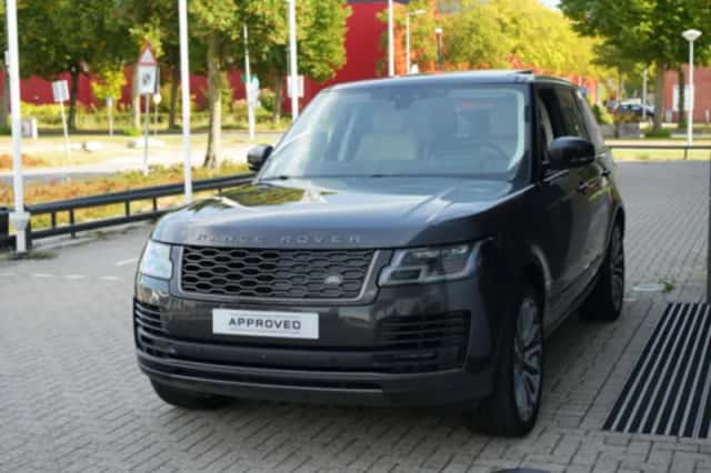 Land Rover Range Rover (2022) thumbnail 4