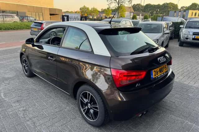 Audi A1 (2010) thumbnail 3