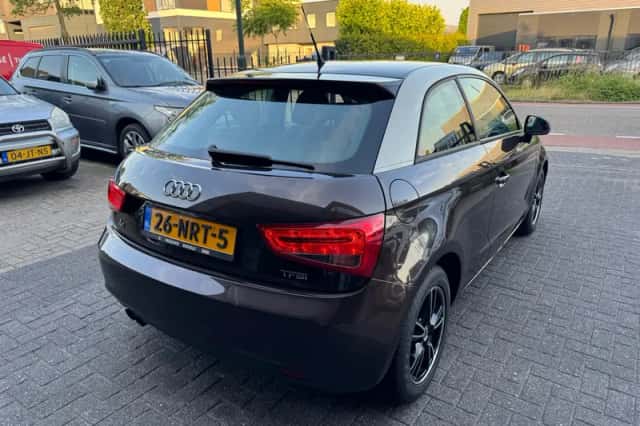 Audi A1 (2010) thumbnail 5