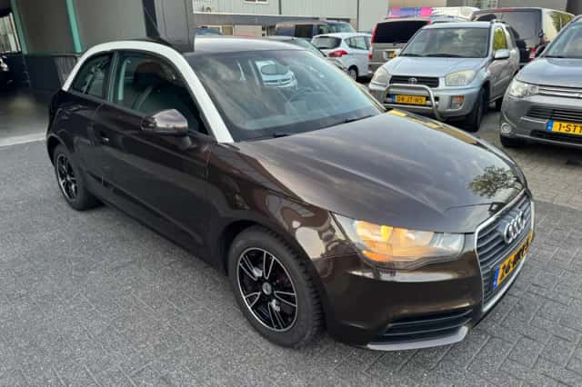 Audi A1 (2010) thumbnail 6