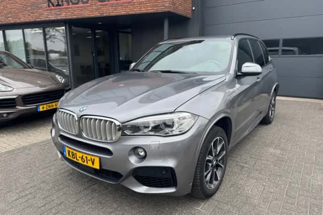 BMW X5 (2017) thumbnail 1