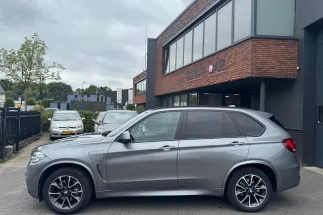 BMW X5 (2017) thumbnail 2