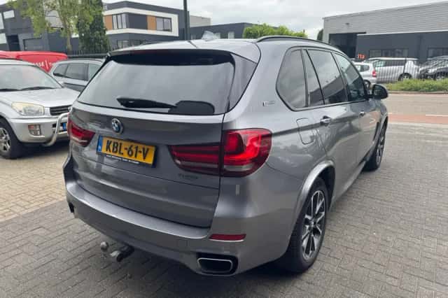 BMW X5 (2017) thumbnail 5