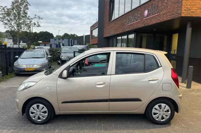 Hyundai i10 (2011) thumbnail 2