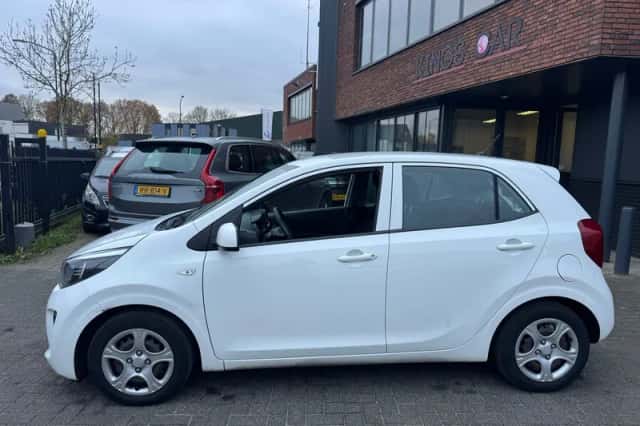Kia Picanto (2018) thumbnail 2
