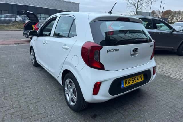 Kia Picanto (2018) thumbnail 3