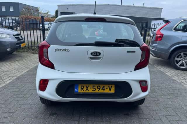 Kia Picanto (2018) thumbnail 4