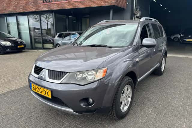 Mitsubishi Outlander (2008) thumbnail 1