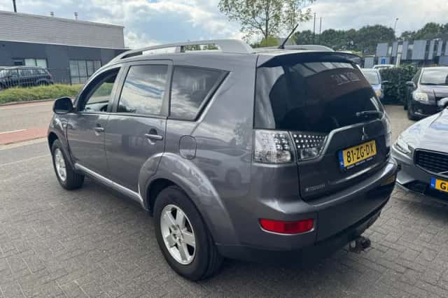 Mitsubishi Outlander (2008) thumbnail 3