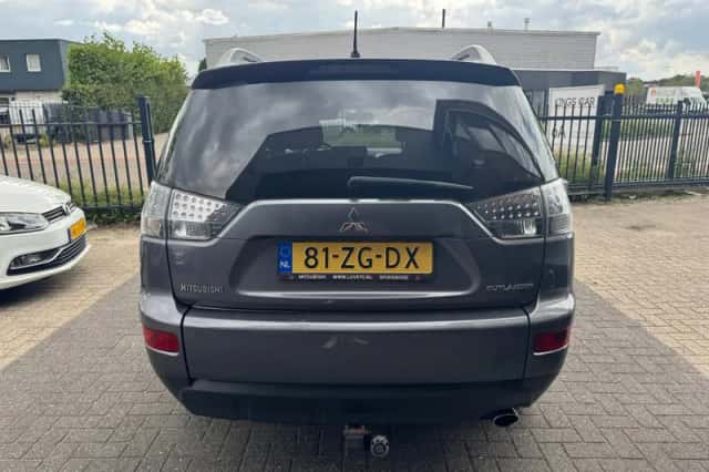Mitsubishi Outlander (2008) thumbnail 4